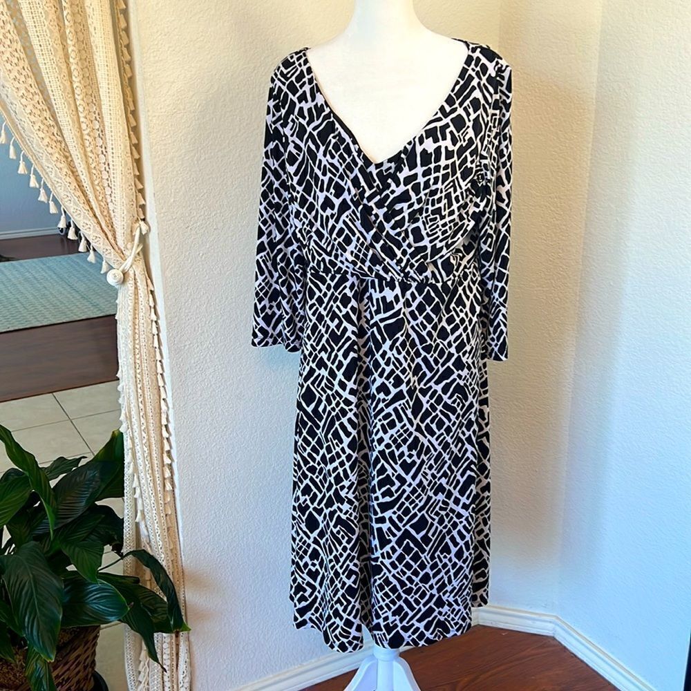 Women's MSK Geometric Print V-Neck 3/4 Sleeve Pull Over Midi Dress ~ Size 1X